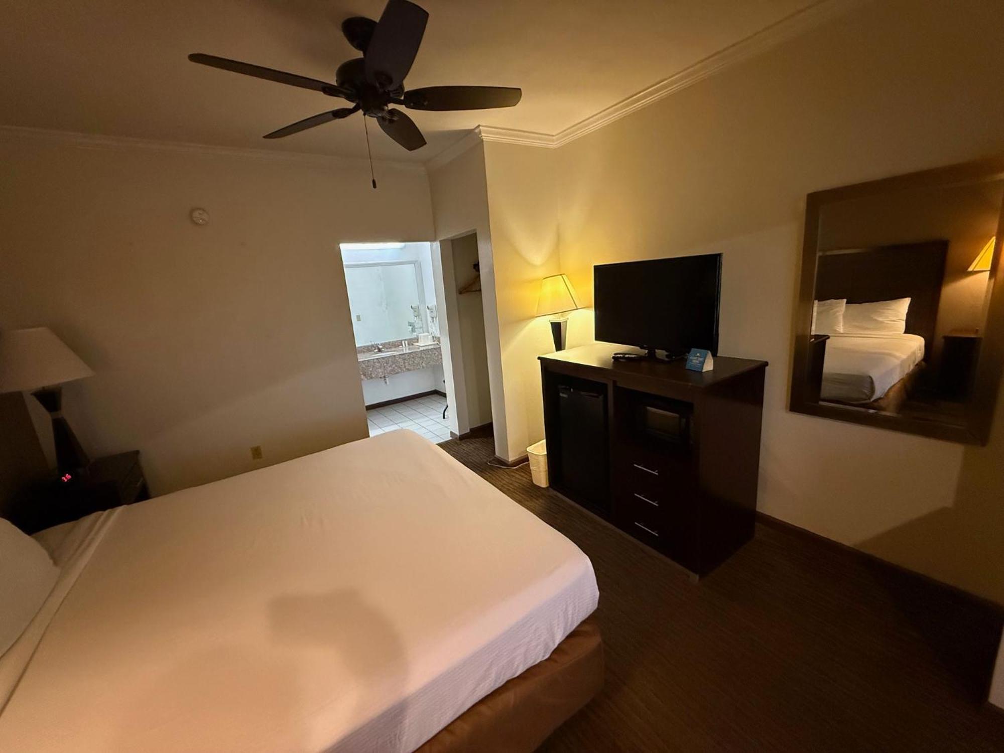 Inn Of Navasota Hotel Ngoại thất bức ảnh